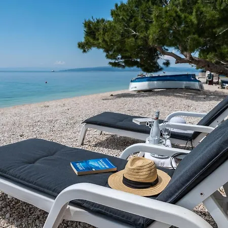 Kate Bratus, Makarska Villa